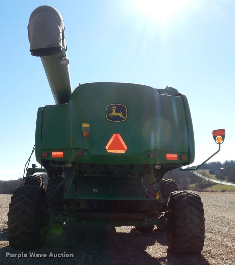 image for item DE2566 2006 John Deere 9660 STS  RWA combine