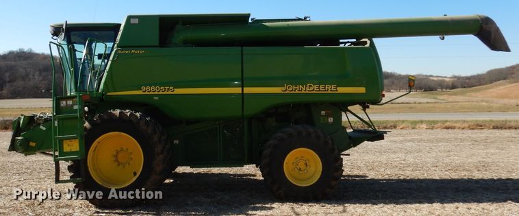 image for item DE2566 2006 John Deere 9660 STS  RWA combine