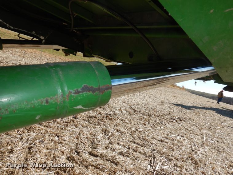 image for item DE2566 2006 John Deere 9660 STS  RWA combine