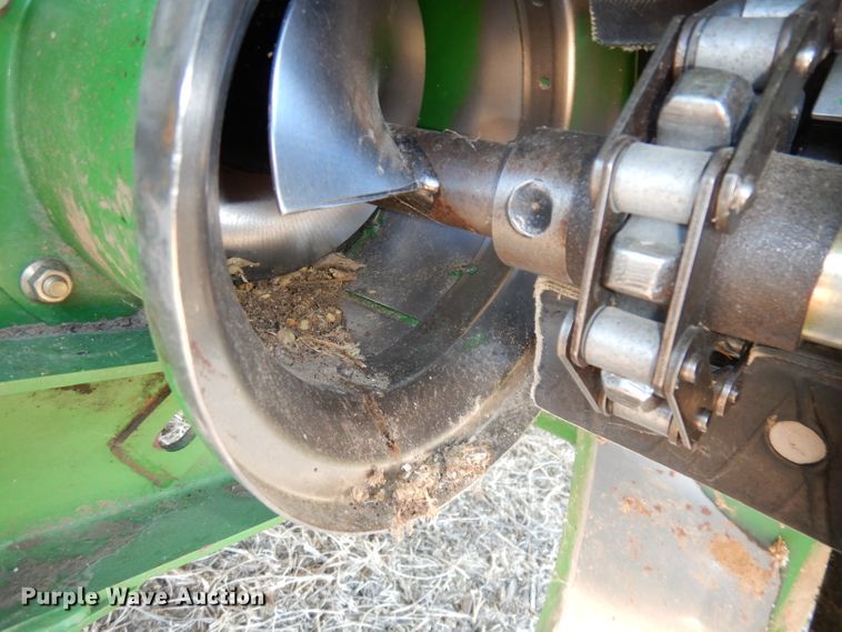 image for item DE2566 2006 John Deere 9660 STS  RWA combine