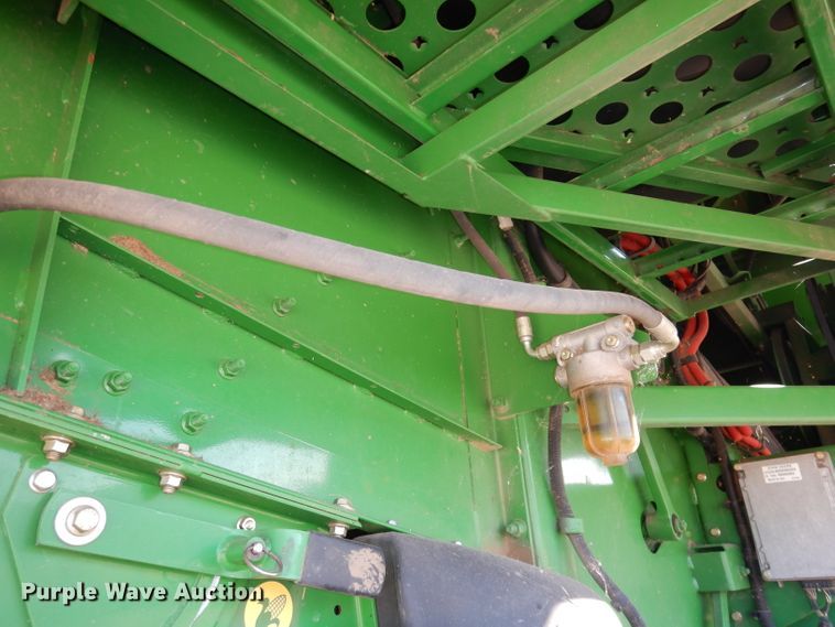 image for item DE2566 2006 John Deere 9660 STS  RWA combine