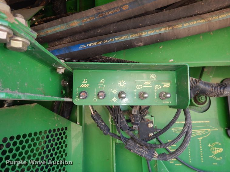 image for item DE2566 2006 John Deere 9660 STS  RWA combine