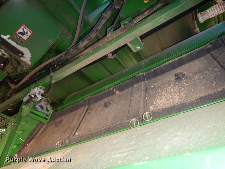 image for item DE2566 2006 John Deere 9660 STS  RWA combine