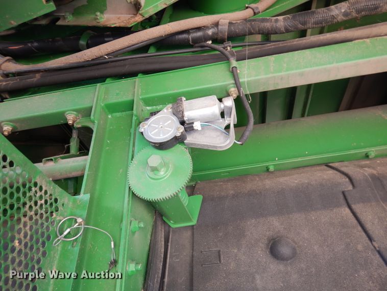 image for item DE2566 2006 John Deere 9660 STS  RWA combine
