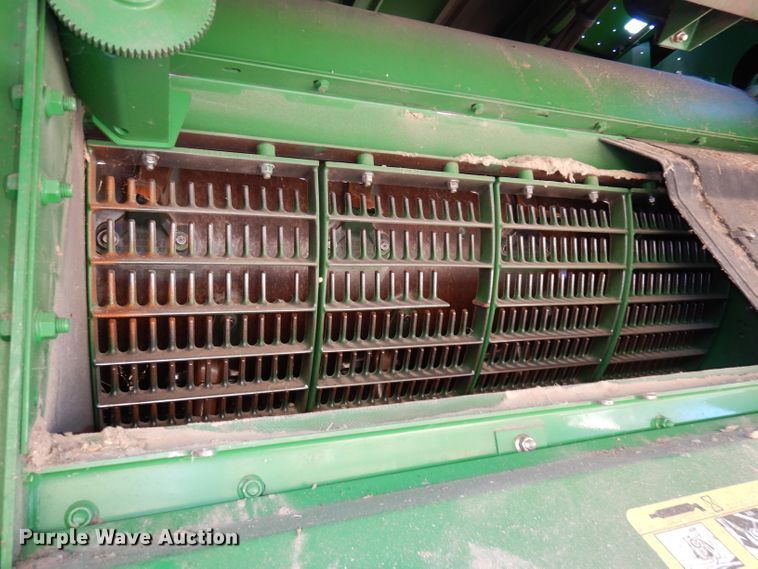 image for item DE2566 2006 John Deere 9660 STS  RWA combine