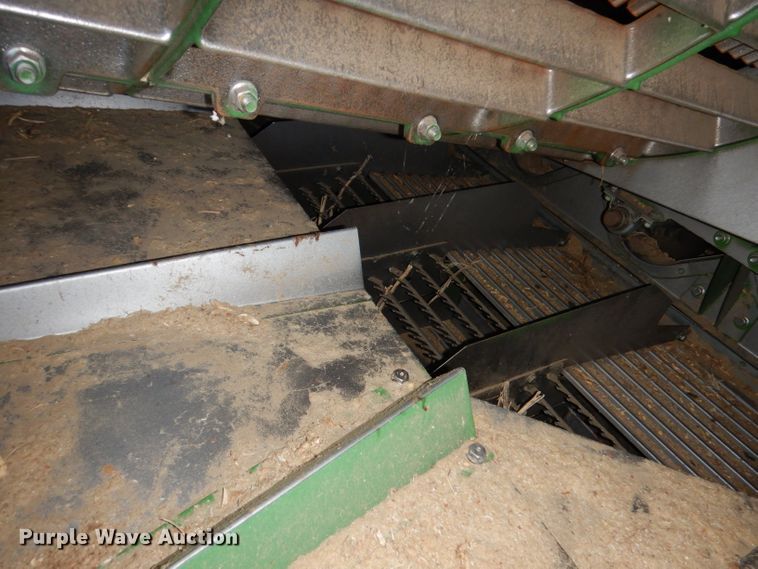 image for item DE2566 2006 John Deere 9660 STS  RWA combine