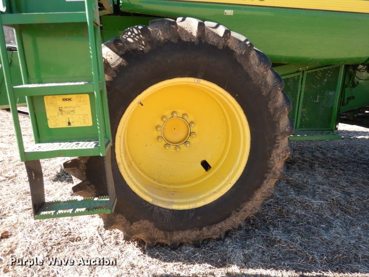 image for item DE2566 2006 John Deere 9660 STS  RWA combine