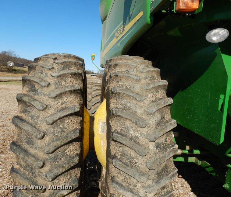 image for item DE2566 2006 John Deere 9660 STS  RWA combine