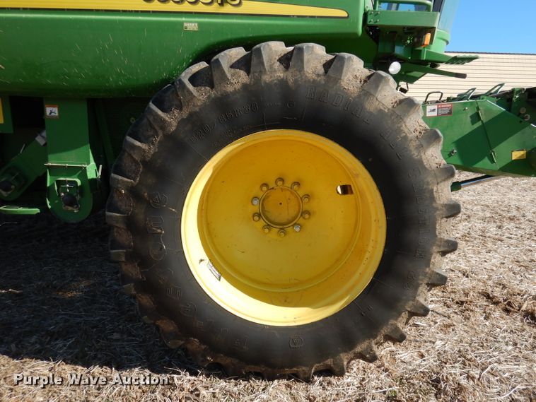 image for item DE2566 2006 John Deere 9660 STS  RWA combine