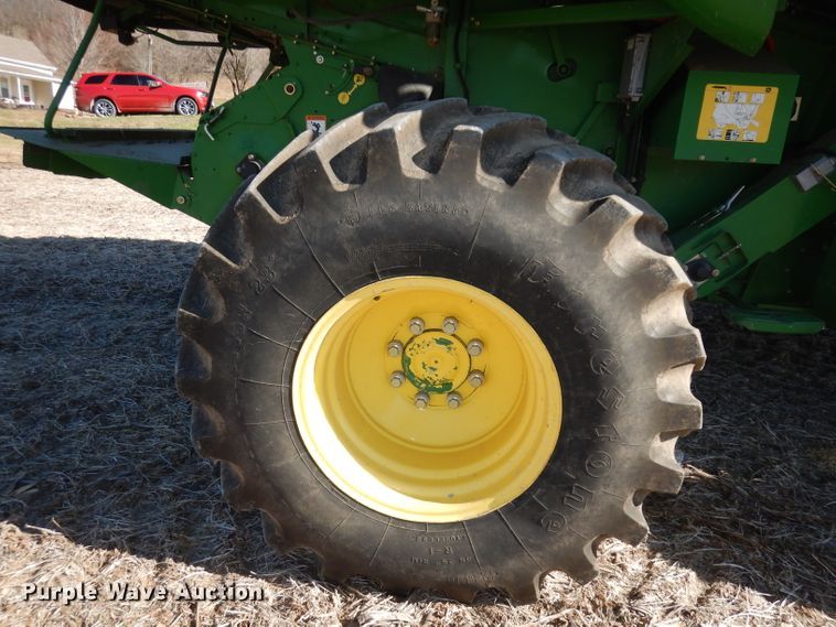 image for item DE2566 2006 John Deere 9660 STS  RWA combine