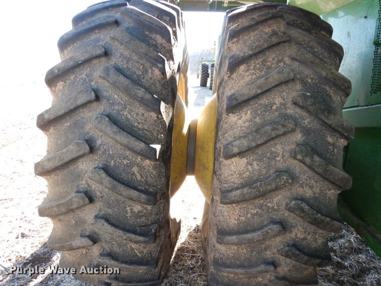 image for item DE2566 2006 John Deere 9660 STS  RWA combine