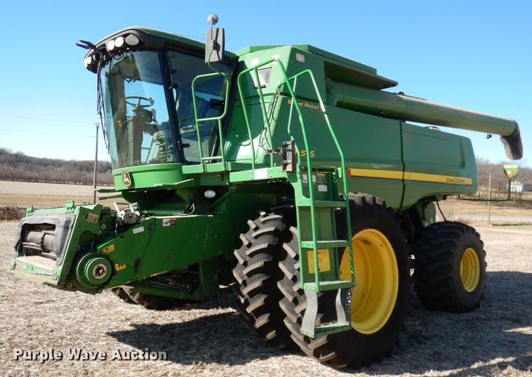 image for item DE2567 2008 John Deere 9770 STS  combine