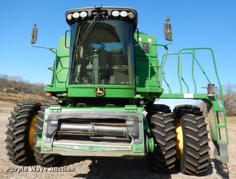 image for item DE2567 2008 John Deere 9770 STS  combine