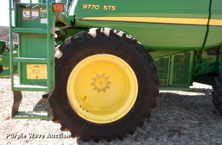 image for item DE2567 2008 John Deere 9770 STS  combine