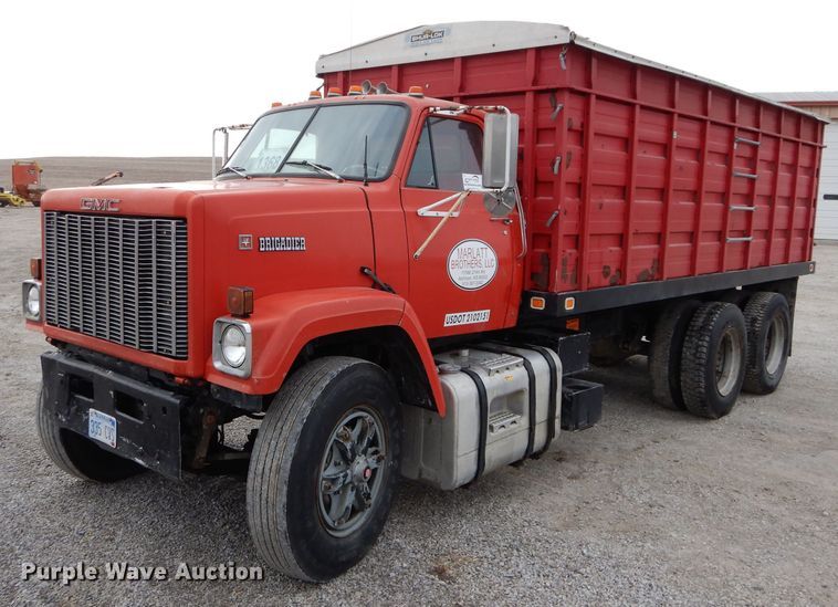 image for item DE2568 1980 GMC Brigadier  grain truck