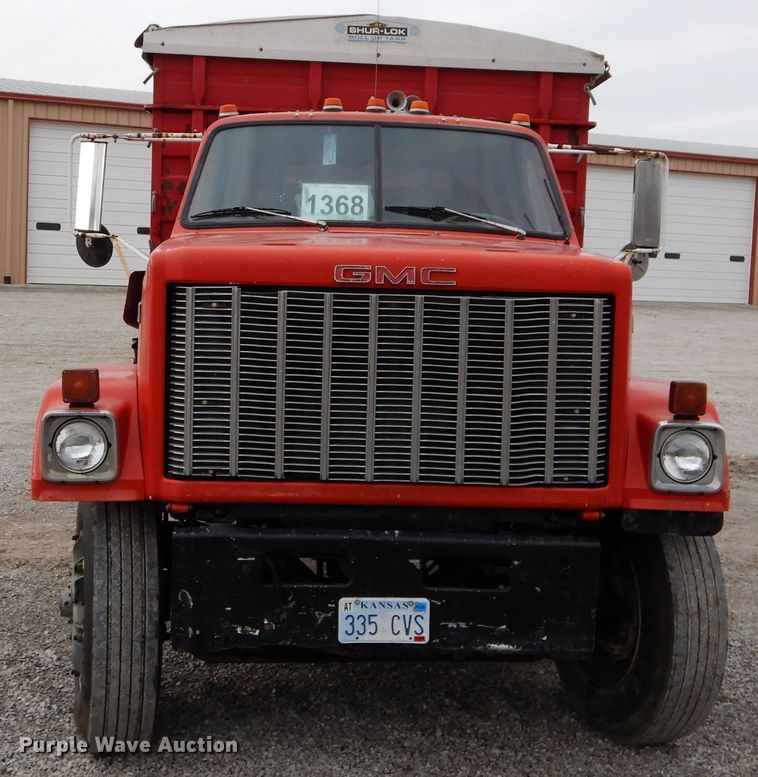 image for item DE2568 1980 GMC Brigadier  grain truck