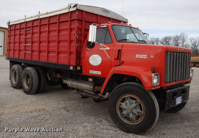 image for item DE2568 1980 GMC Brigadier  grain truck