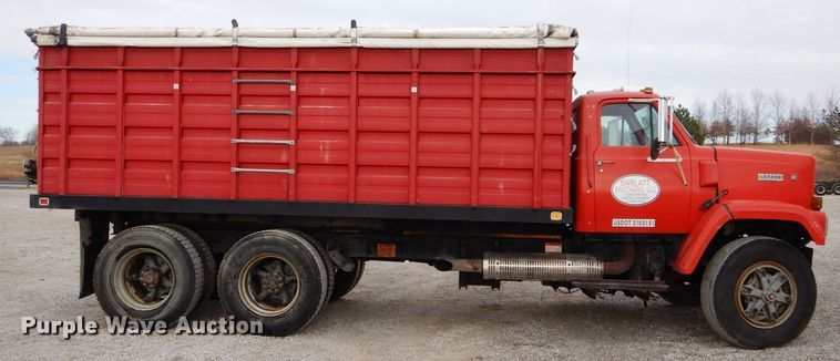 image for item DE2568 1980 GMC Brigadier  grain truck