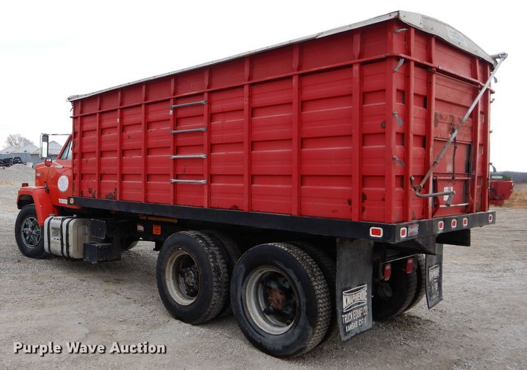image for item DE2568 1980 GMC Brigadier  grain truck