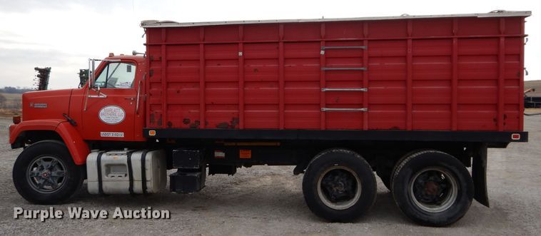 image for item DE2568 1980 GMC Brigadier  grain truck