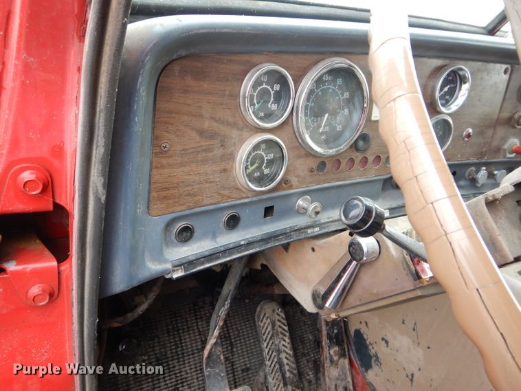 image for item DE2568 1980 GMC Brigadier  grain truck