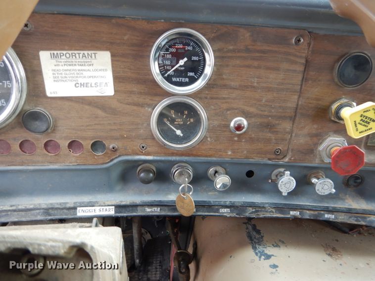 image for item DE2568 1980 GMC Brigadier  grain truck