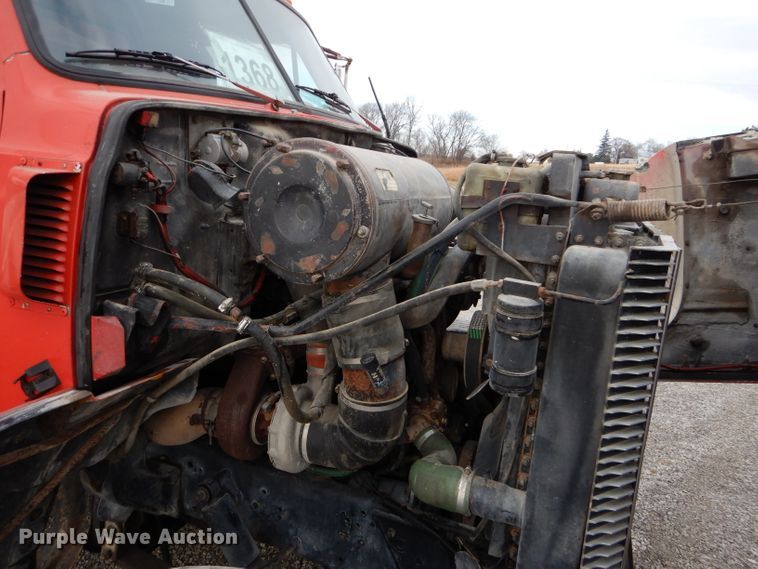 image for item DE2568 1980 GMC Brigadier  grain truck