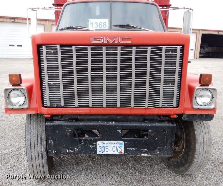 image for item DE2568 1980 GMC Brigadier  grain truck