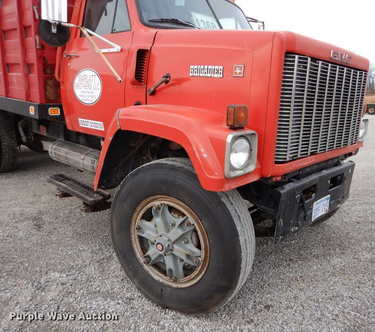 image for item DE2568 1980 GMC Brigadier  grain truck