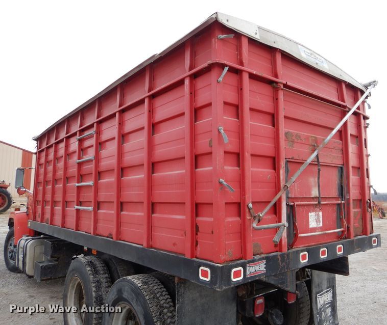 image for item DE2568 1980 GMC Brigadier  grain truck