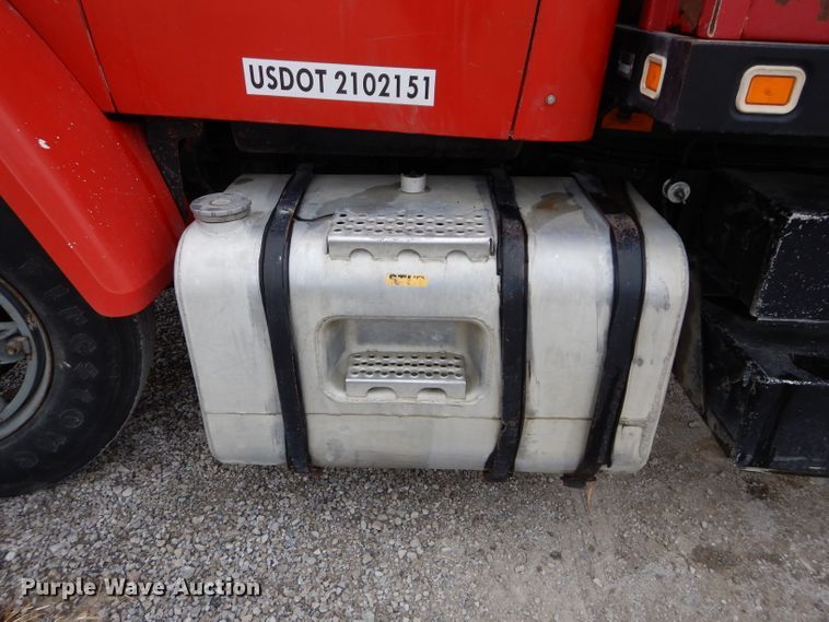 image for item DE2568 1980 GMC Brigadier  grain truck