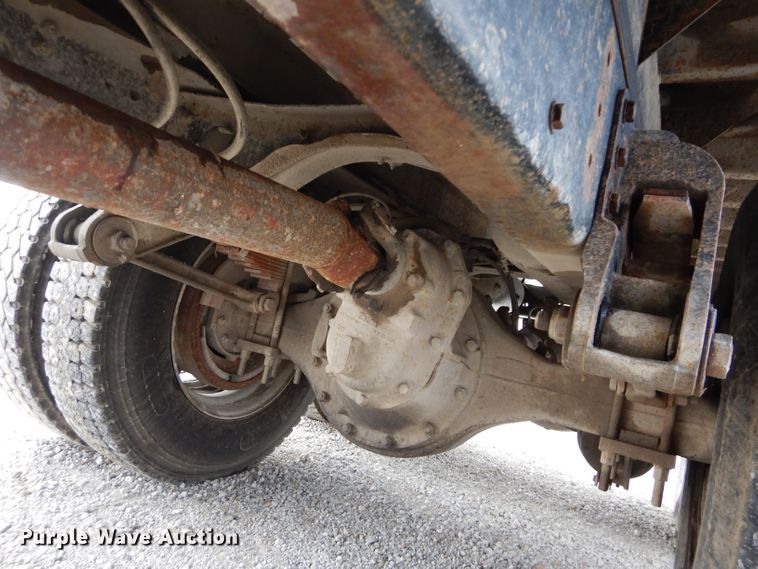 image for item DE2568 1980 GMC Brigadier  grain truck