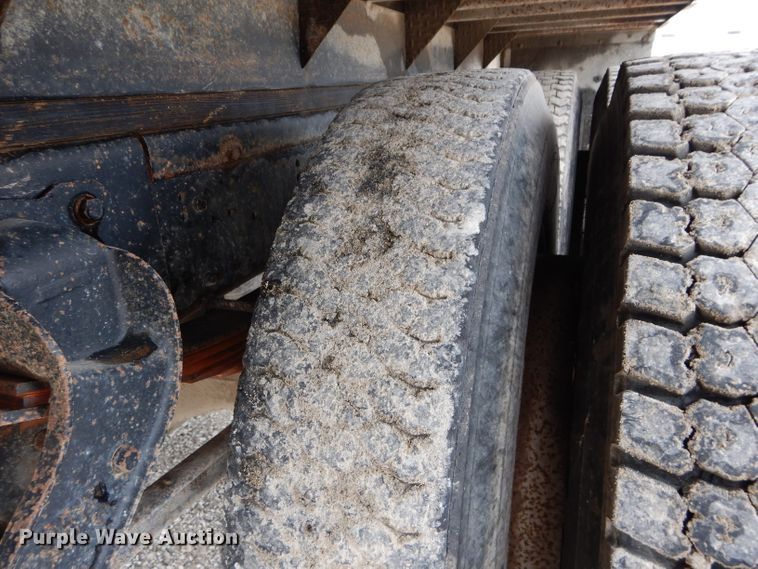 image for item DE2568 1980 GMC Brigadier  grain truck