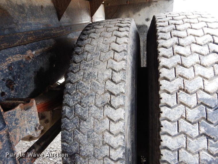 image for item DE2568 1980 GMC Brigadier  grain truck