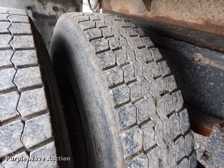 image for item DE2568 1980 GMC Brigadier  grain truck