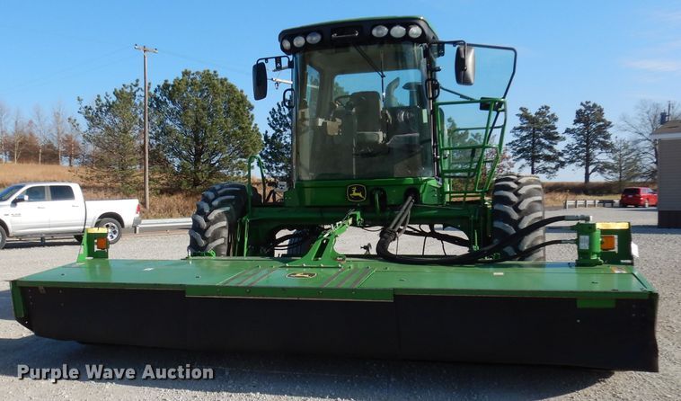 image for item DE2569 2013 John Deere R450  windrower