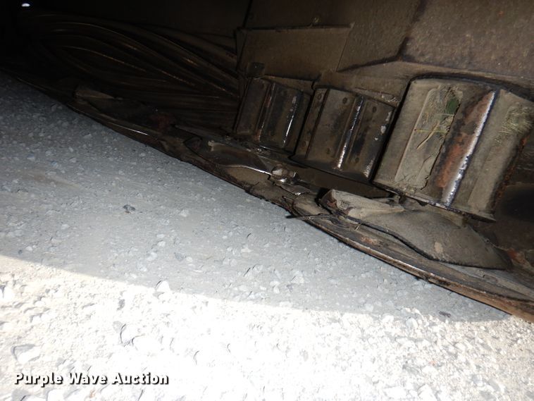 image for item DE2569 2013 John Deere R450  windrower