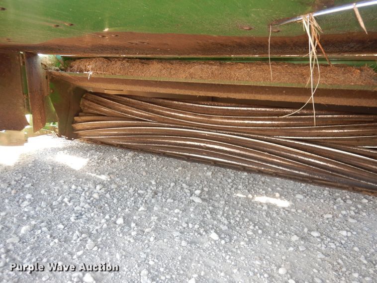 image for item DE2569 2013 John Deere R450  windrower