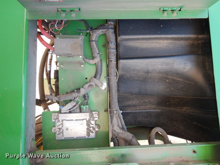 image for item DE2569 2013 John Deere R450  windrower