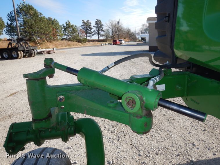 image for item DE2569 2013 John Deere R450  windrower