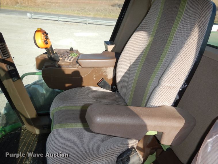 image for item DE2569 2013 John Deere R450  windrower