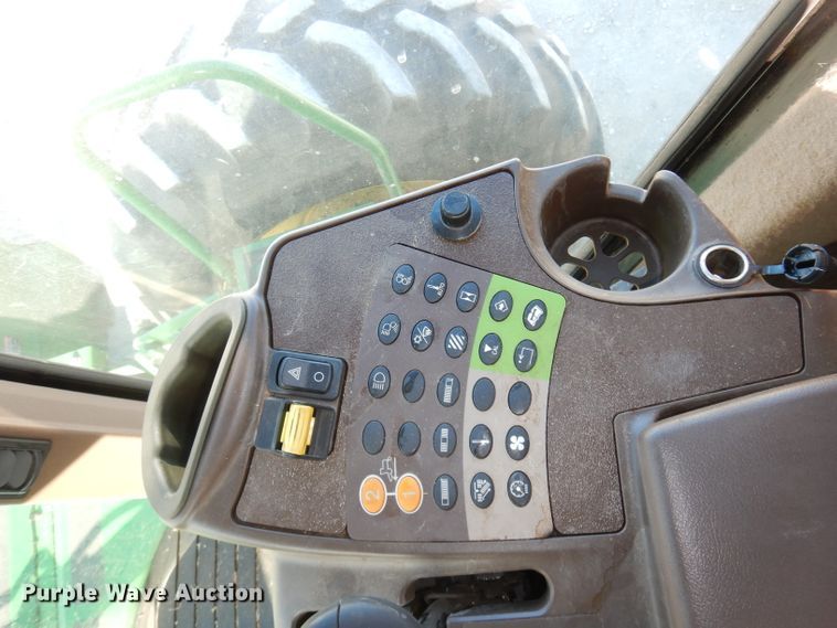 image for item DE2569 2013 John Deere R450  windrower