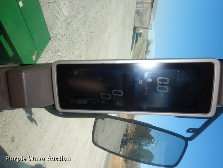 image for item DE2569 2013 John Deere R450  windrower