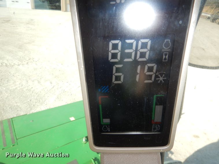 image for item DE2569 2013 John Deere R450  windrower