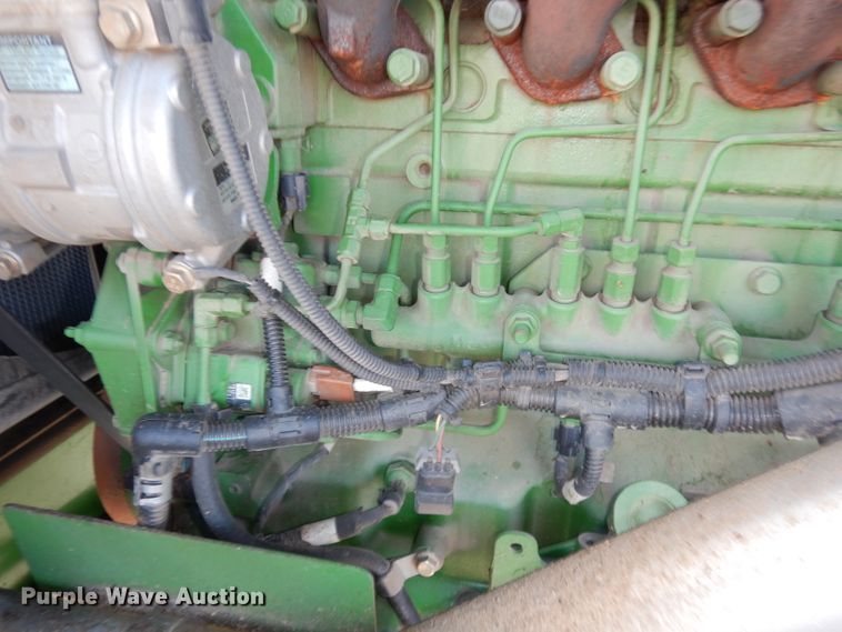 image for item DE2569 2013 John Deere R450  windrower