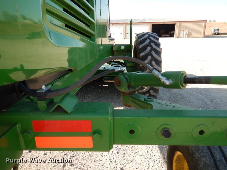 image for item DE2569 2013 John Deere R450  windrower