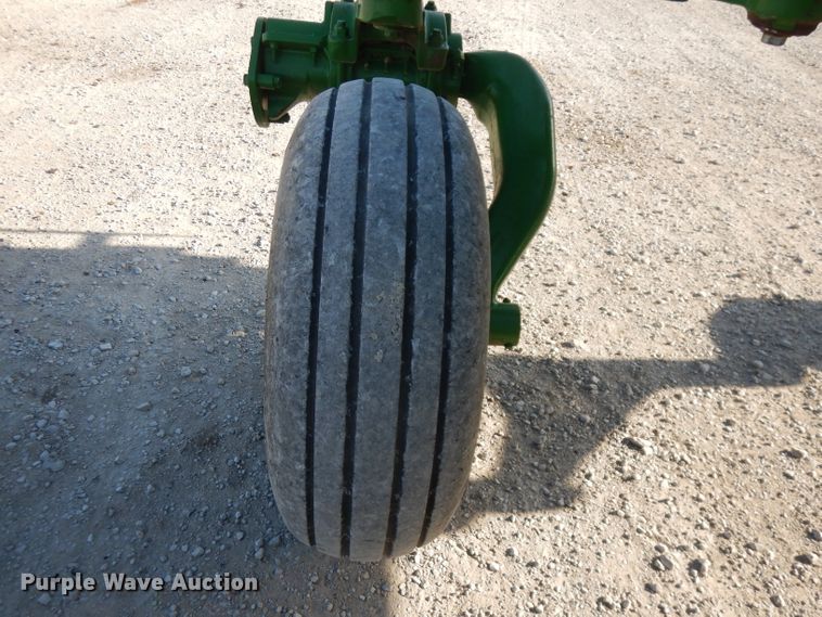 image for item DE2569 2013 John Deere R450  windrower