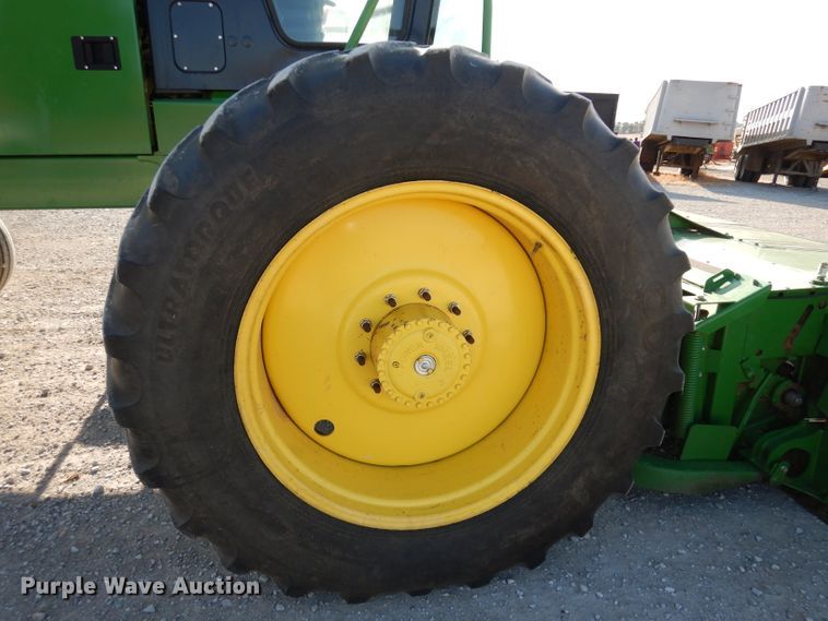 image for item DE2569 2013 John Deere R450  windrower