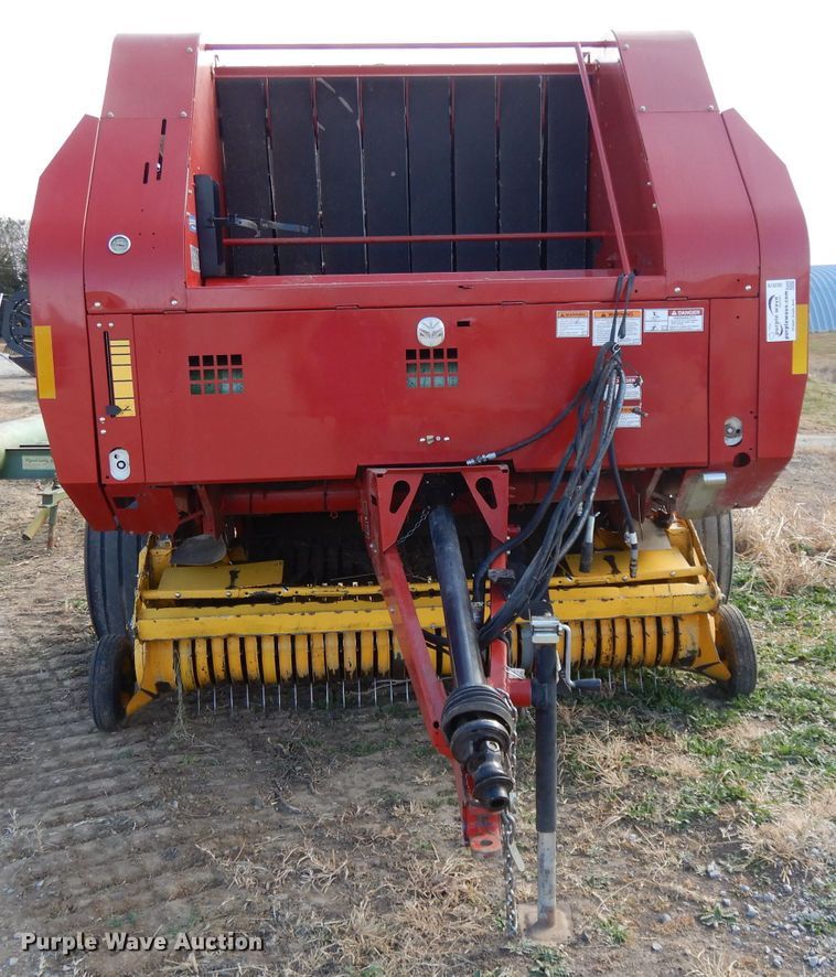 image for item DE2570 2013 New Holland BR7090  Specialty Crop round baler