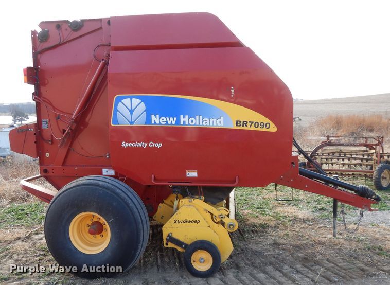 image for item DE2570 2013 New Holland BR7090  Specialty Crop round baler